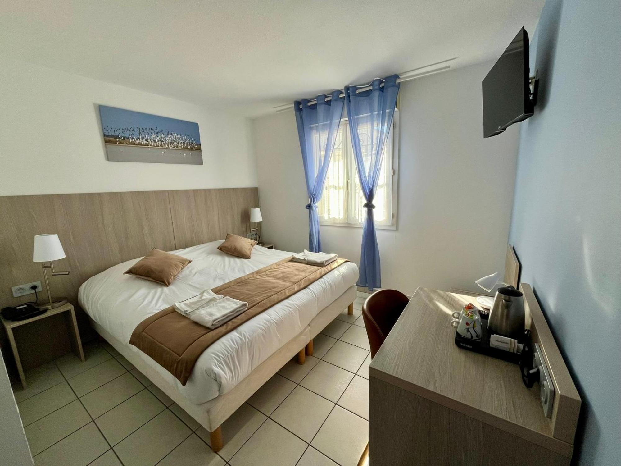Hotel Les Arcades Saintes-Maries-de-la-Mer Exterior photo