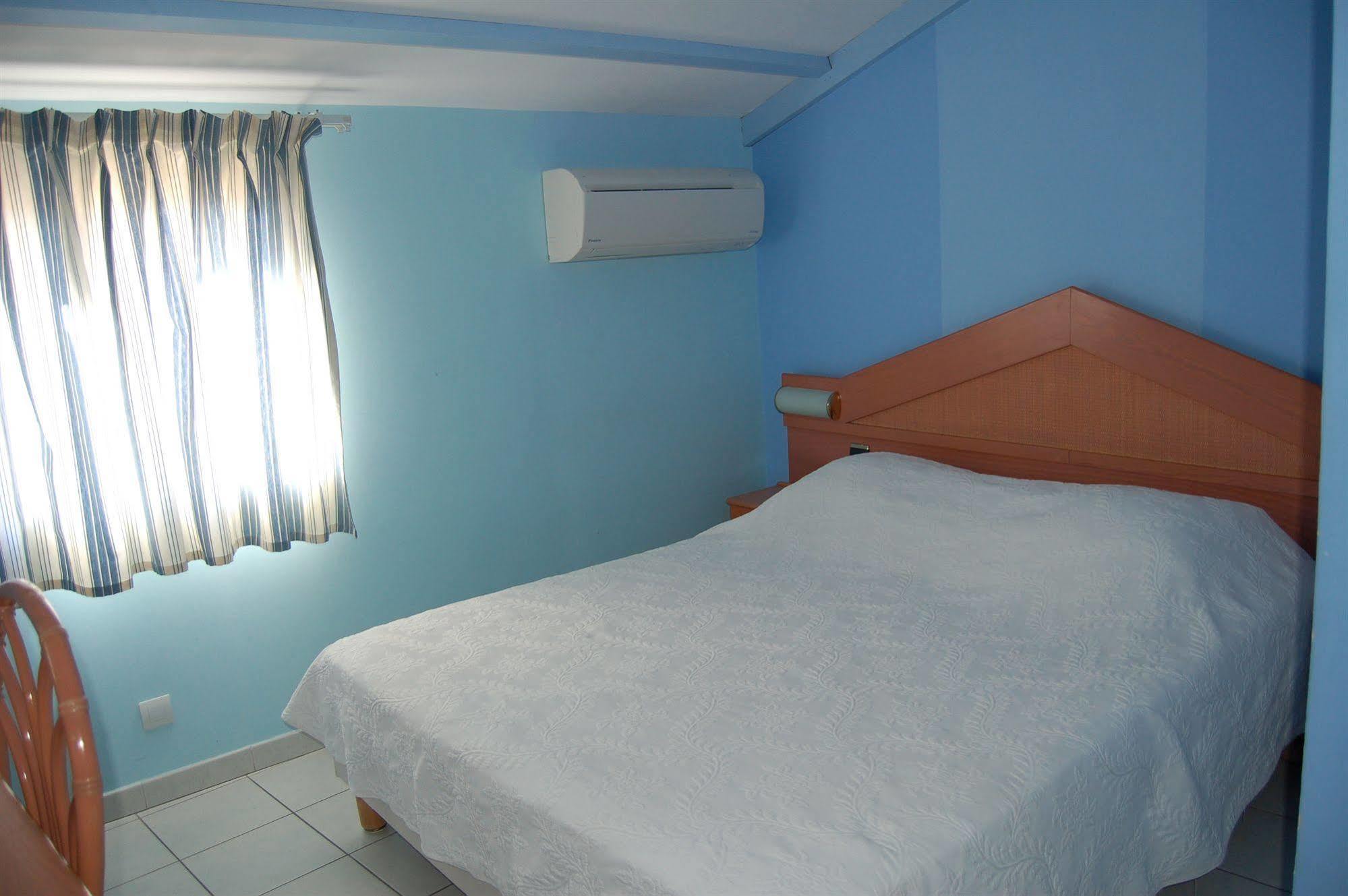Hotel Les Arcades Saintes-Maries-de-la-Mer Exterior photo